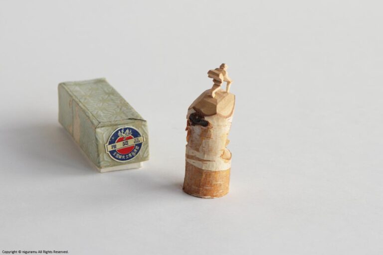 Shirakaba Small Climbing Dolls (Two Figures) - Image 3