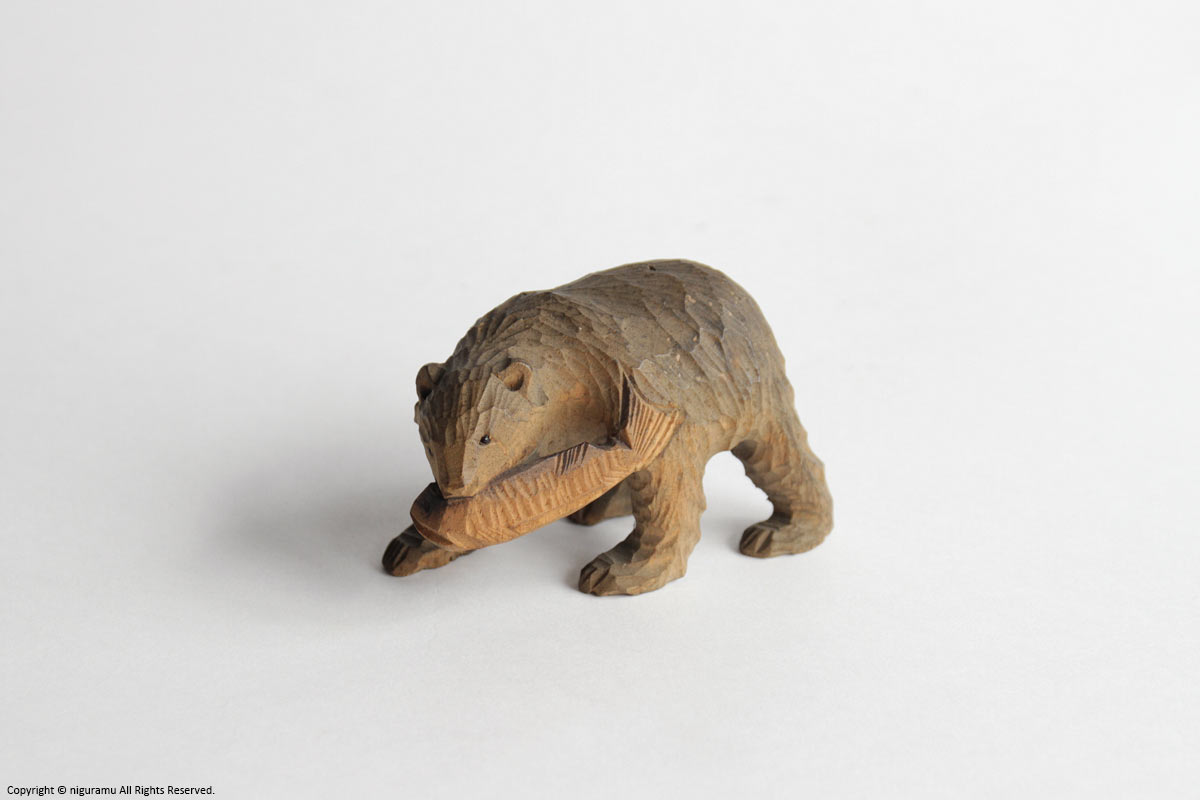 Kuma-bori, A (wooden bear carving)