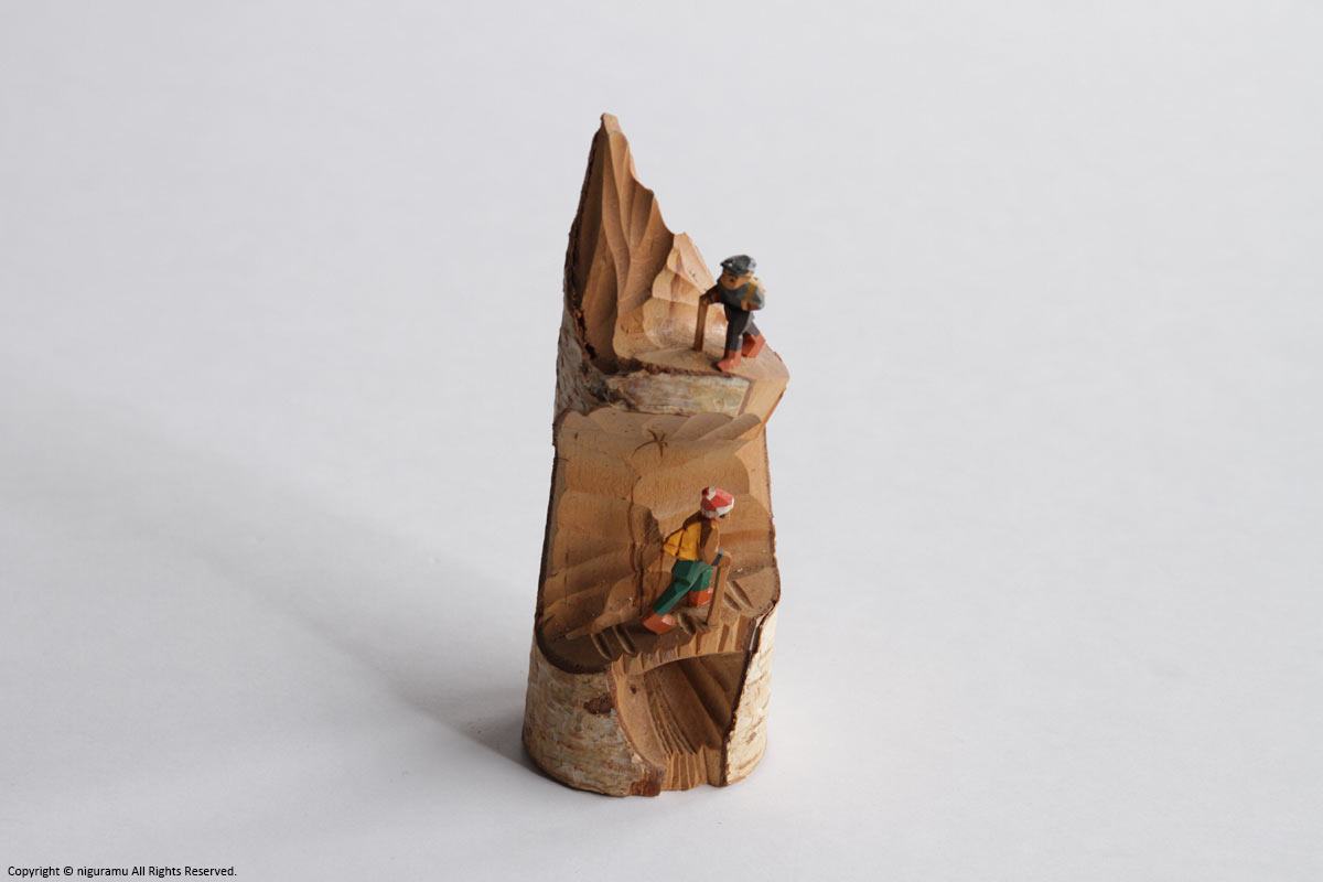 Two mountaineering dolls with mountains (colored)